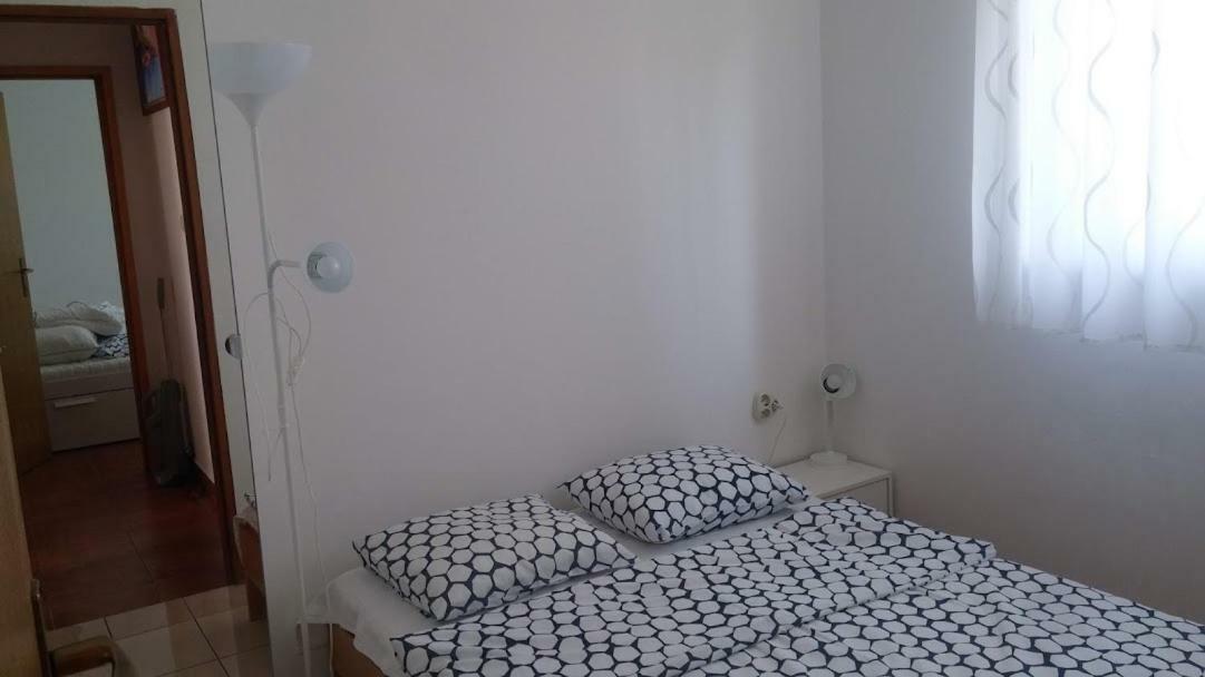 Apartment Pepi ปอฟเลียนา ภายนอก รูปภาพ