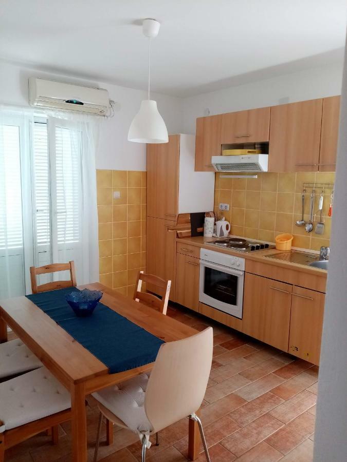 Apartment Pepi ปอฟเลียนา ภายนอก รูปภาพ