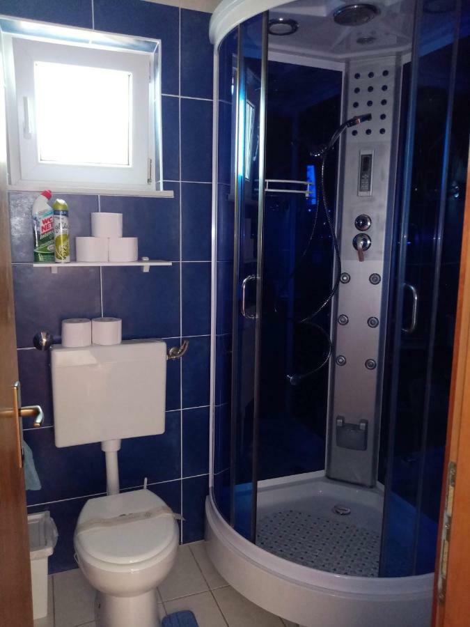 Apartment Pepi ปอฟเลียนา ภายนอก รูปภาพ